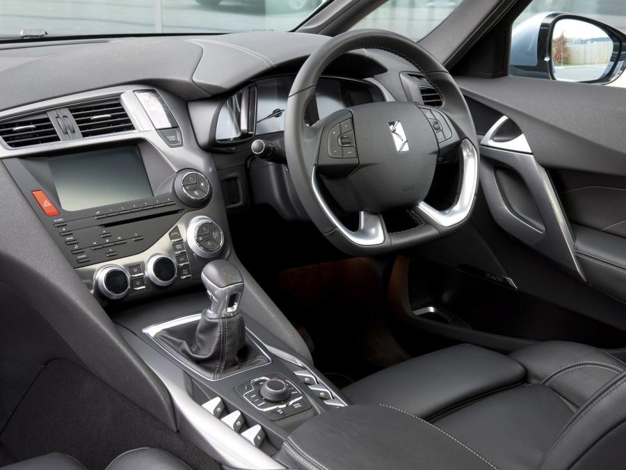  Citroen DS5 2011 года  (UK) (фото 2 из 5)